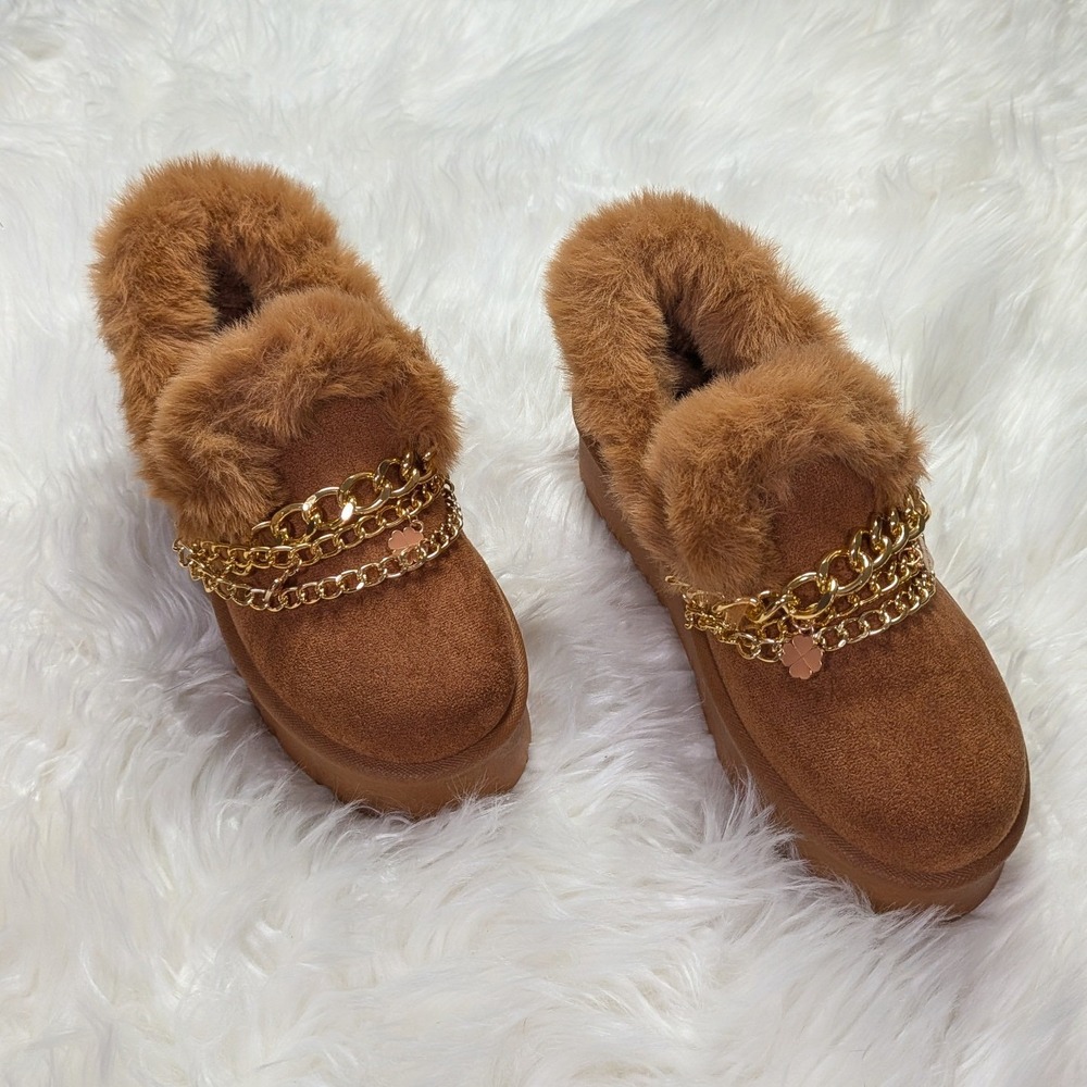 NWT Platform Faux Fur Suede Mini‎ Booties Chestnut Brown with Gold Charms Size 6